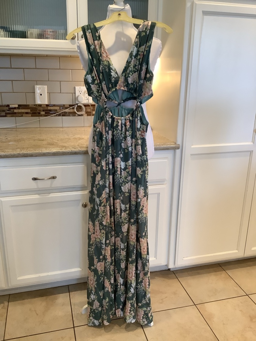 Green Floral Cutout Maxi Dress - size 2 Hello Molly - Picture 4 of 10